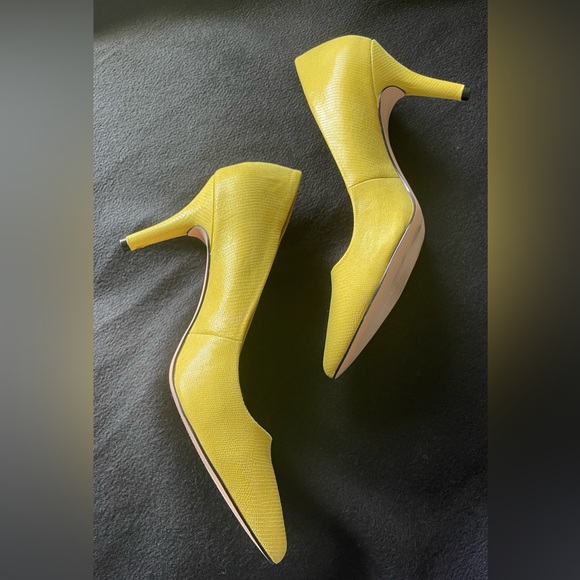 Spring Yellow Classic Pump Size 10,  Pointed Toe Reptile Textured Skin 3” Heel - Picture 5 of 8
